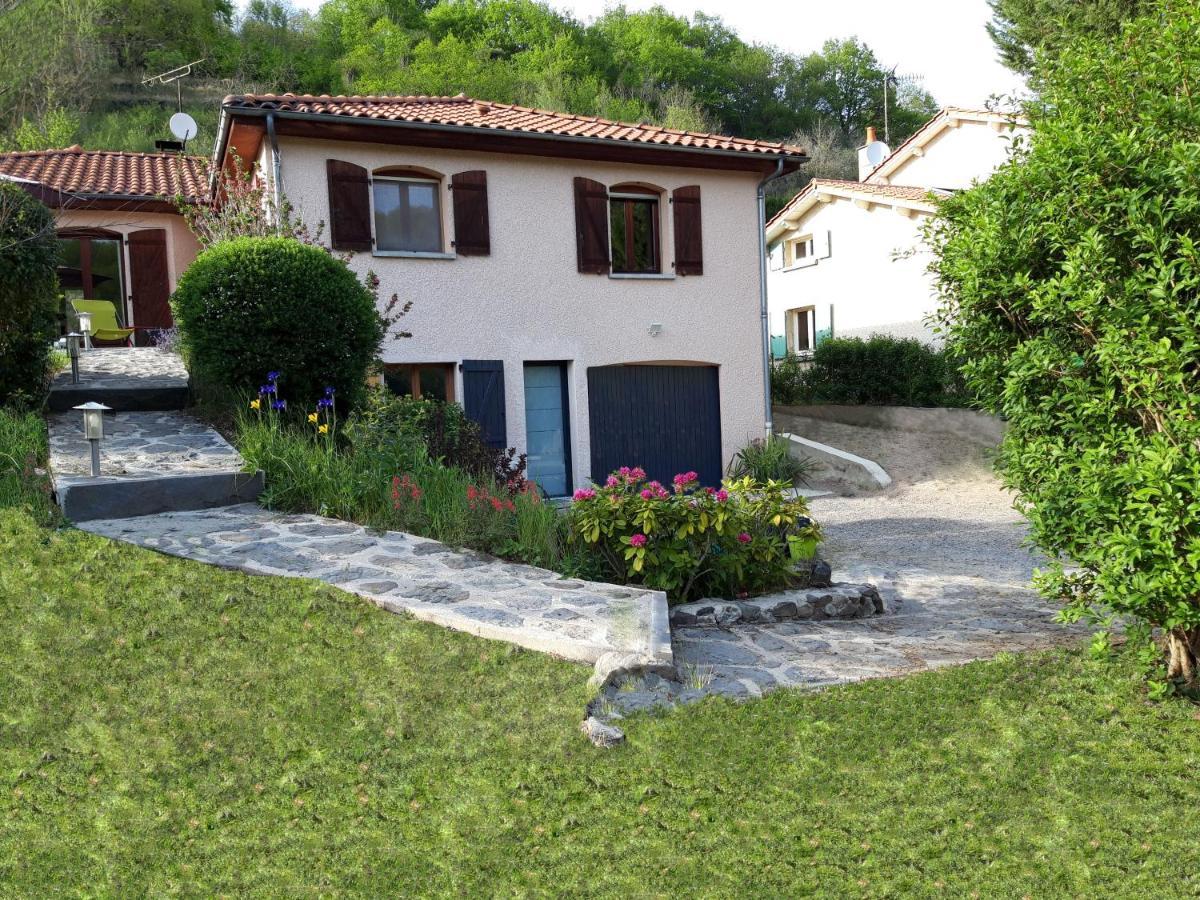La Meizou, Gite - Chambres D Hotes A Champeix Kültér fotó